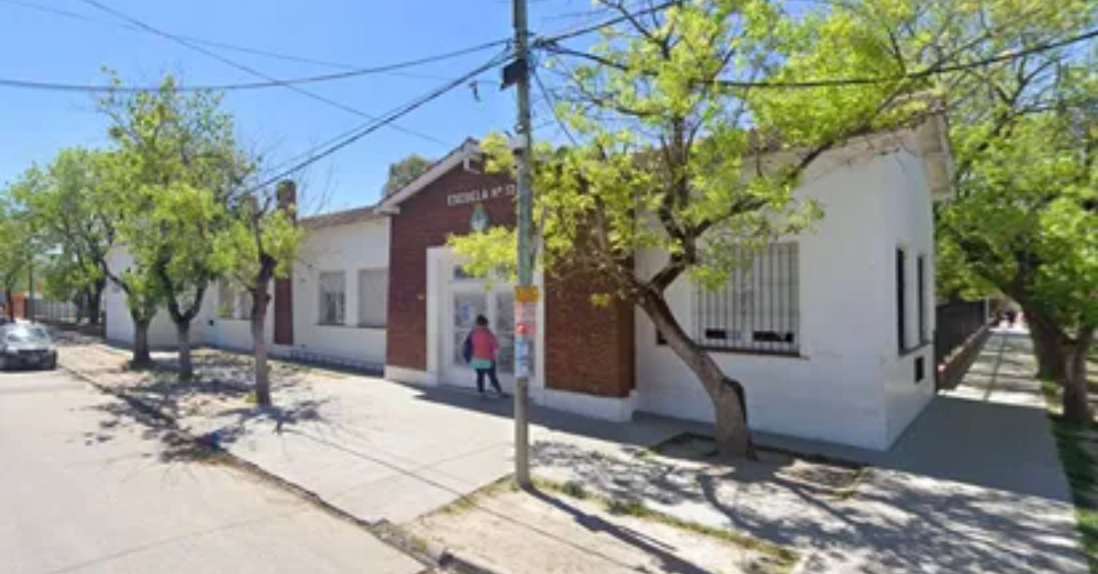 Madre le pegó a docentes en Alejandro Korn en un acto escolar: convocaron a un paro para este viernes