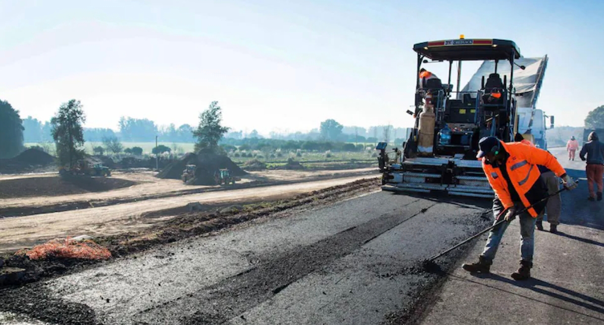 Desde que empezó la gestión, el Gobierno suspendió más del 70% de las obras que tenía bajo su órbita