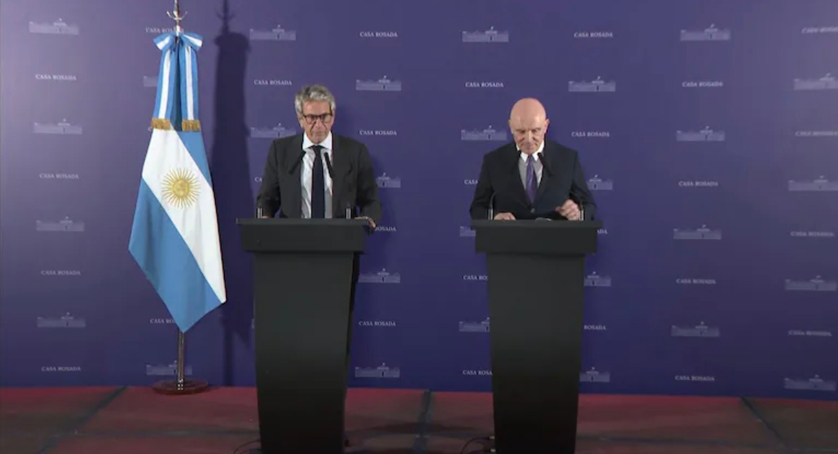 El Gobierno presenta el proyecto de ley para incentivar el uso de los dólares del colchón