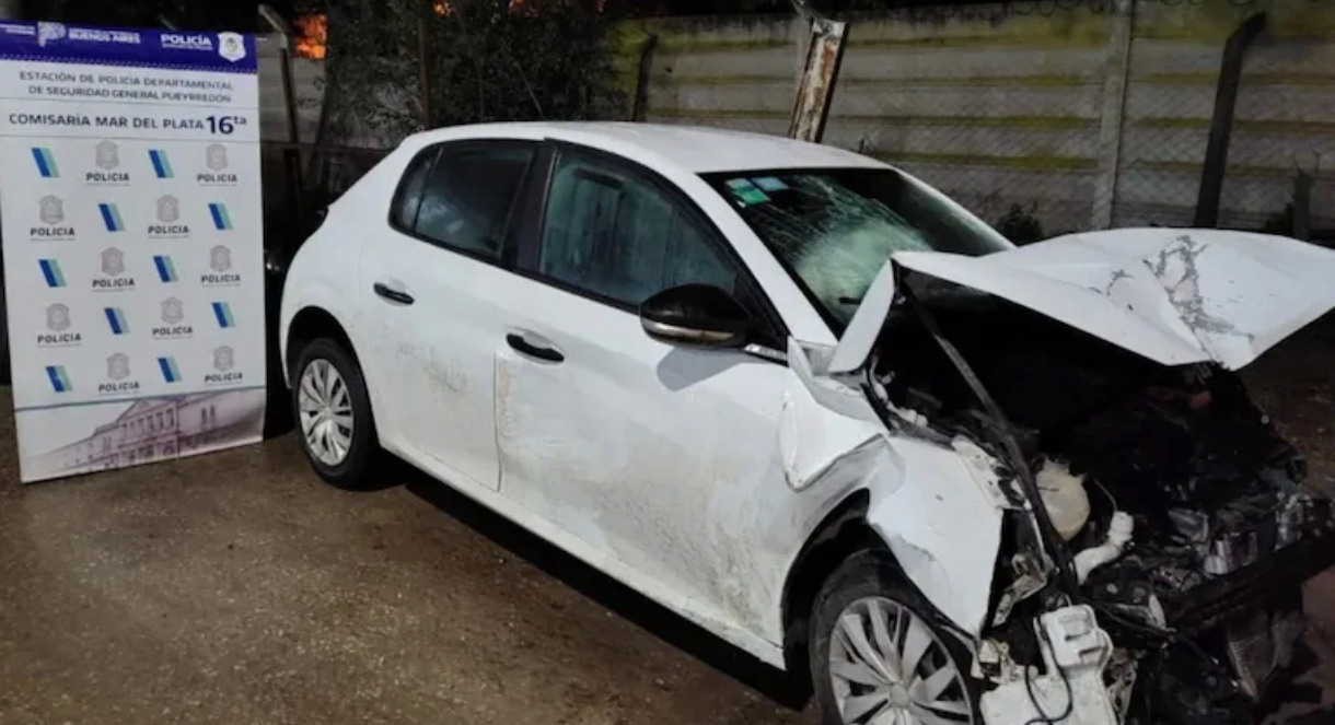 Mar del Plata: dos adolescentes de 17 años chocaron a una familia mientras escapaban en un auto robado