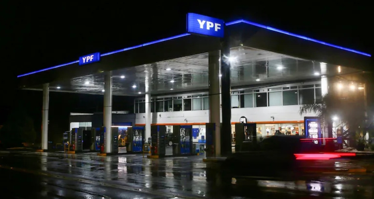Qué puede pasar con el precio de la nafta tras la suba del petróleo por el conflicto en Medio Oriente
