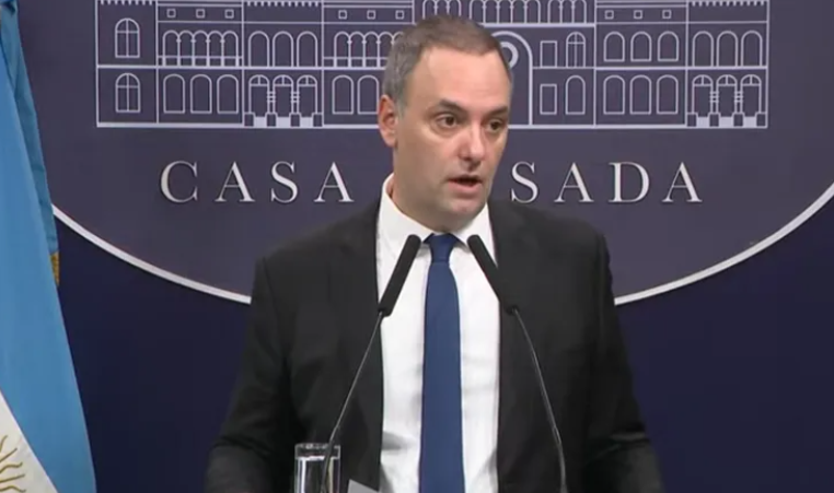 Manuel Adorni habló sobre un posible indulto del Gobierno a Cristina Kirchner