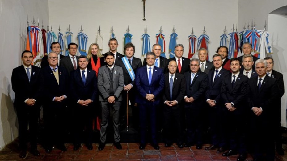 En medio de la pelea por fondos, el Gobierno convoca al Consejo de Mayo para tratar las reformas