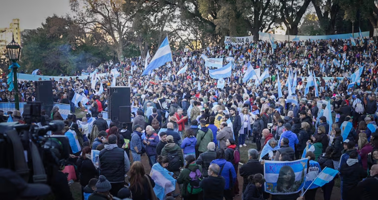 El mensaje de CFK contra Bullrich: “Trajo a la Policía Federal sin orden judicial para generar conflicto”