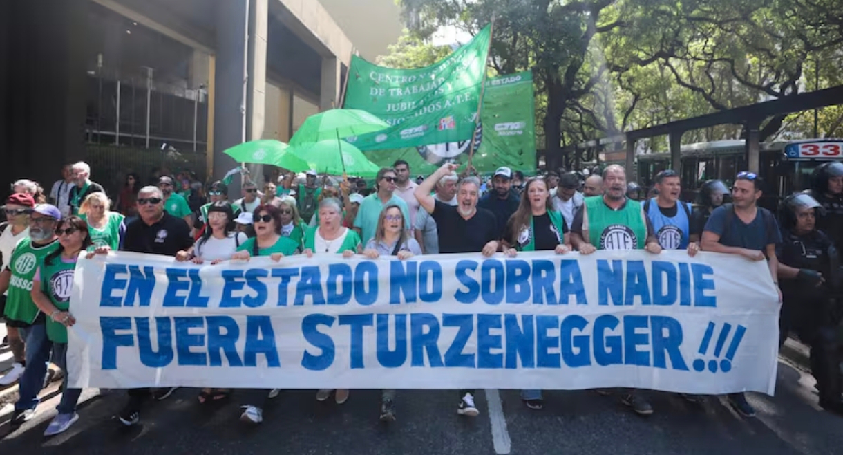 Los gremios estatales criticaron al Gobierno por eliminar el asueto por el día del trabajador público