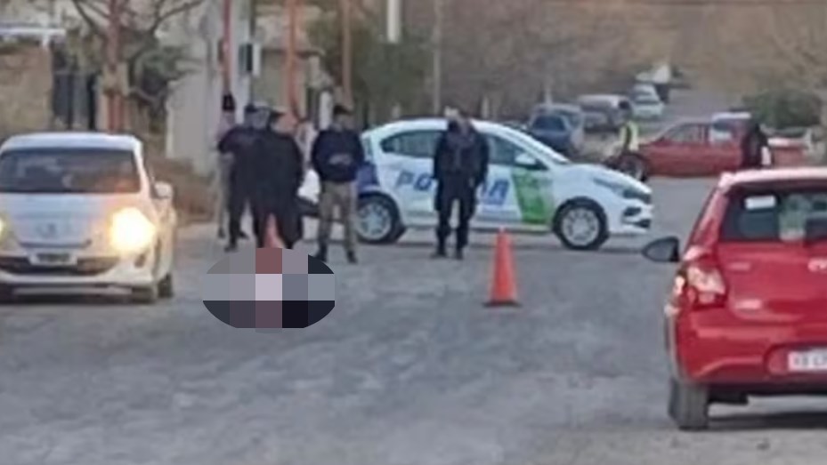 Conmoción en la puerta de una escuela: ejecutó a un hombre, fue a la comisaría y se entregó