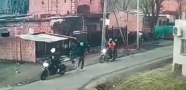 Una policía se defendió de motochorros en Merlo: baleó a uno y la Justicia dijo que fue legítima defensa