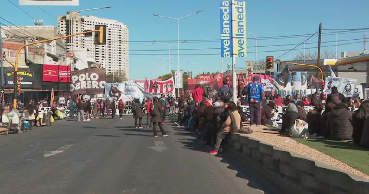 Agrupaciones de izquierda marchan en un nuevo aniversario de los asesinatos de Kosteki y Santillán
