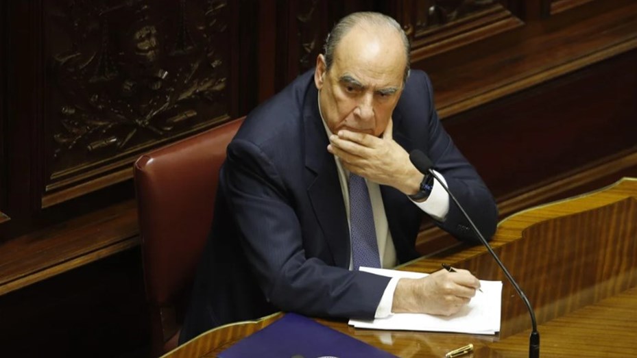 Guillermo Francos levantó su informe de gestión luego de que una senadora lo acusara de 