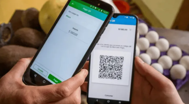 La Justicia ordenó a una billetera virtual frenar cobros por un crédito tras la estafa a una jubilada