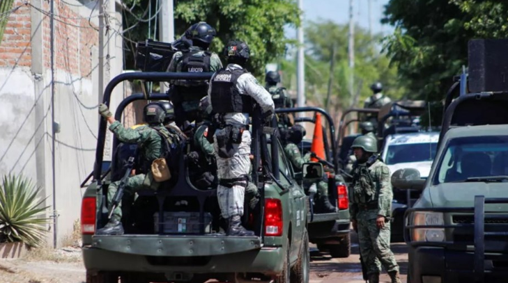 México: encuentran 20 cuerpos, algunos decapitados, en una autopista de Sinaloa