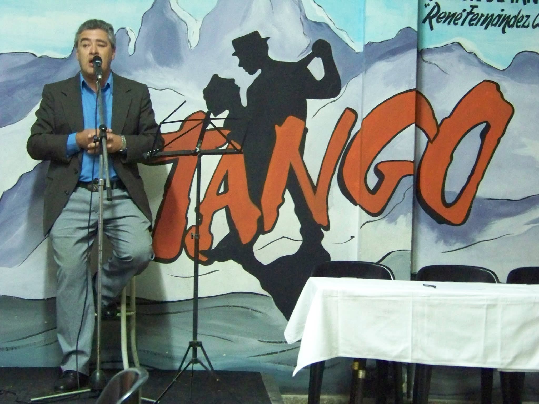 Adiós a Víctor Contreras a los 71 años un hombre de entidades y creador de la canción del distrito