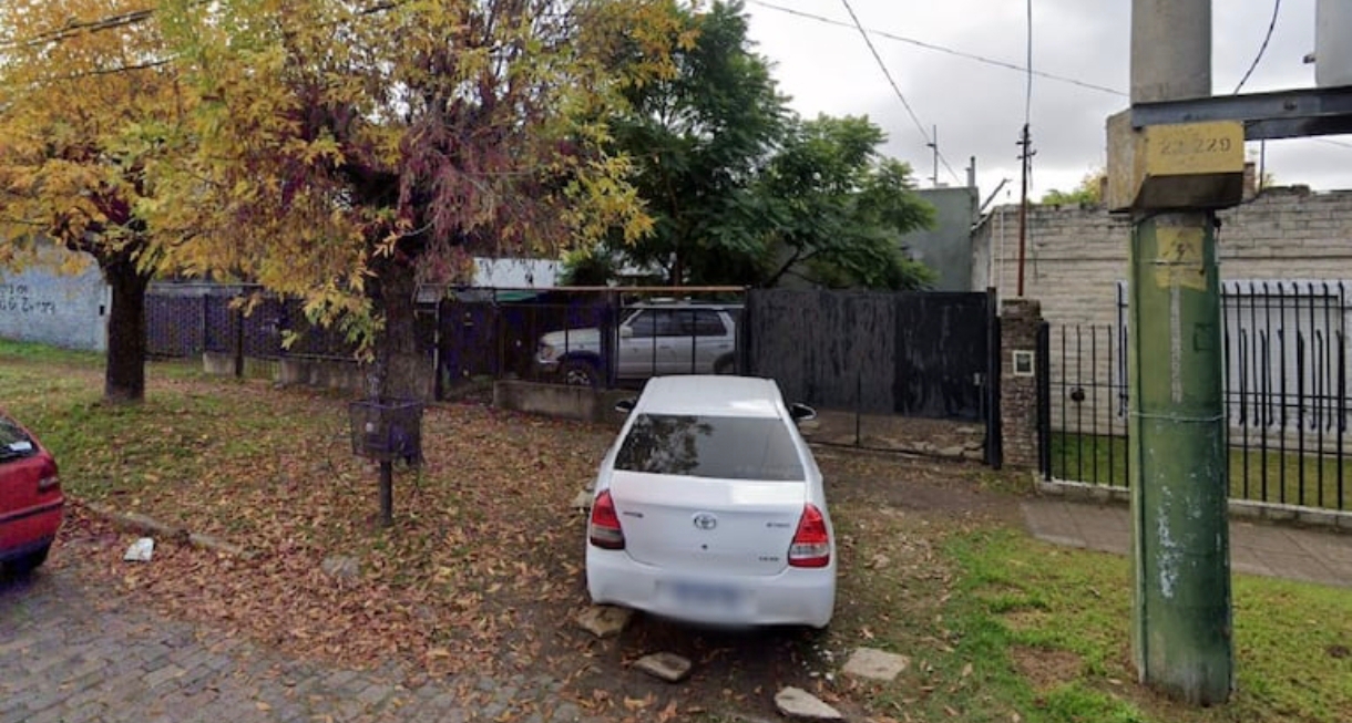 Feroz ataque en Temperley: desvalijaron a un hombre de 75 años y mataron a su perro a puñaladas