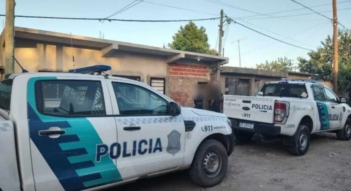 Un policía fue herido de gravedad en un tiroteo con tres delincuentes en un operativo