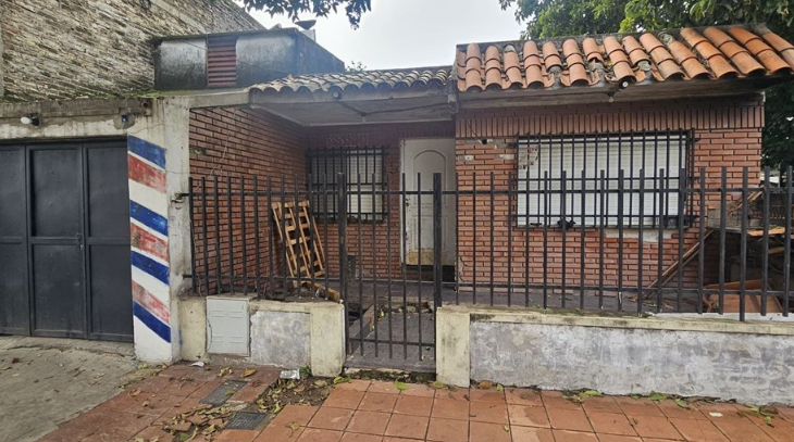 Intentó salvar a su perro, se electrocutó y un horno le cayó encima: murió en el acto