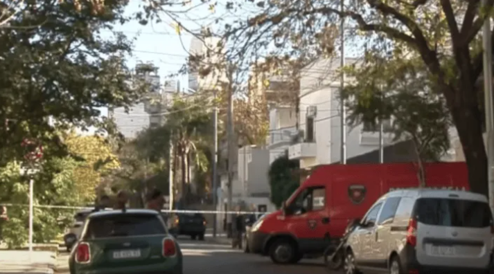 Era empleada de un jubilado y fue cómplice de una entradera en donde lo mataron: le dieron arresto domiciliario por un insólito motivo