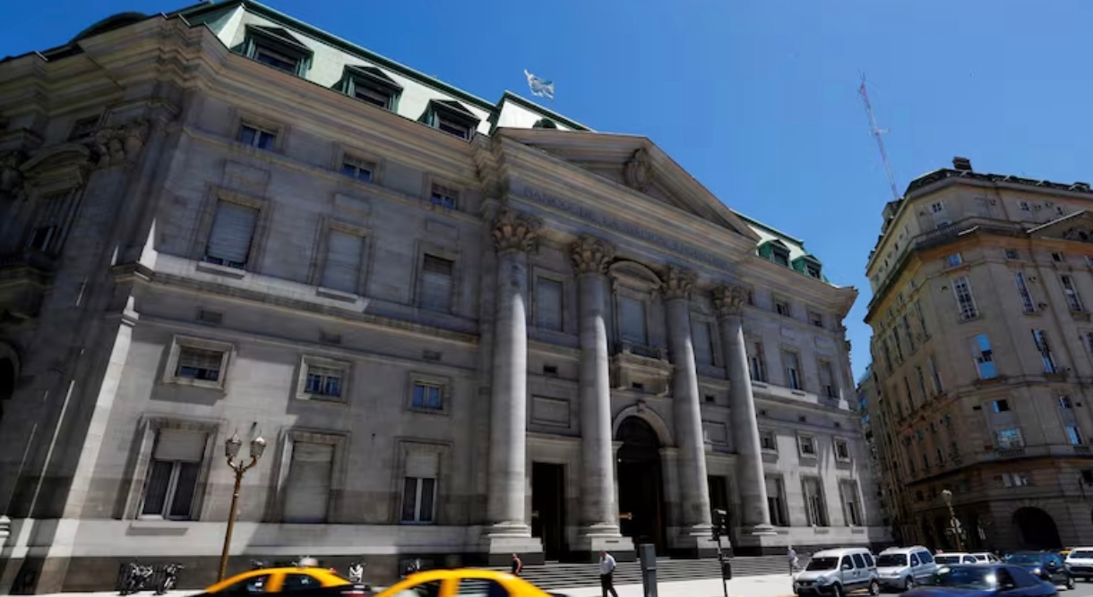 Los bancos volvieron a subir las tasas de interés de los plazos fijos y que quedaron cerca del 40%