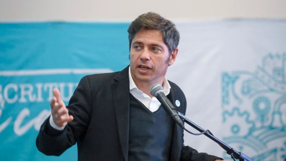 Axel Kicillof apuntó contra Milei y denunció una campaña 
