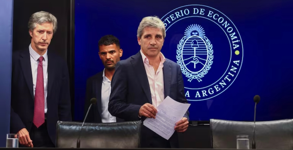 Javier Milei celebró el dato de inflación de julio y destacó el rol de Caputo en Economía