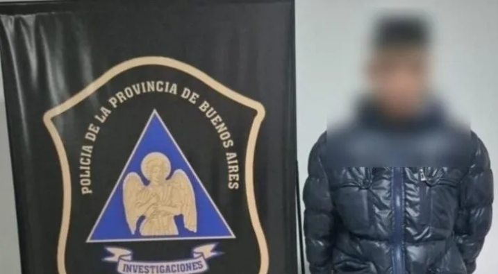 Así se entregaron los dos menores buscados por el crimen de la preceptora