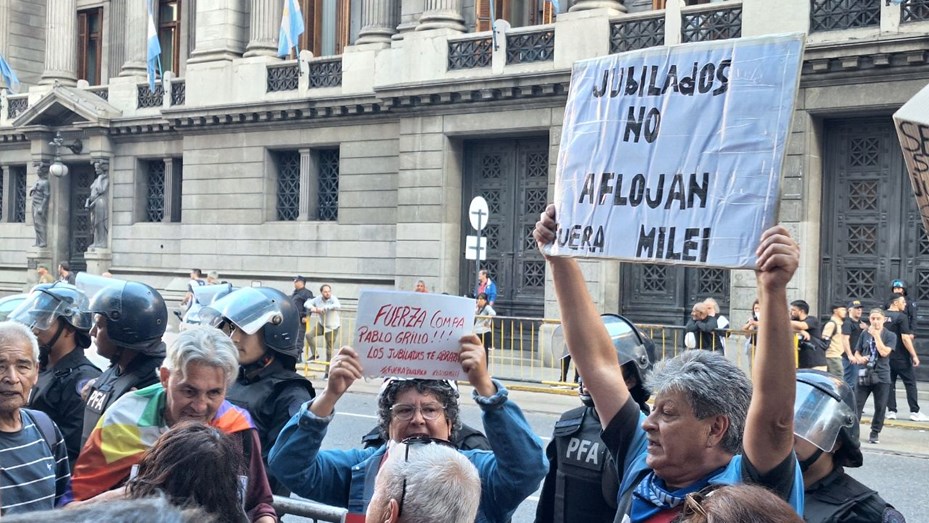Miércoles de marchas: protestas por los jubilados y contra los vetos