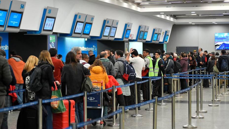 Los controladores aéreos anunciaron medidas de fuerza tras el fracaso de las negociaciones salariales