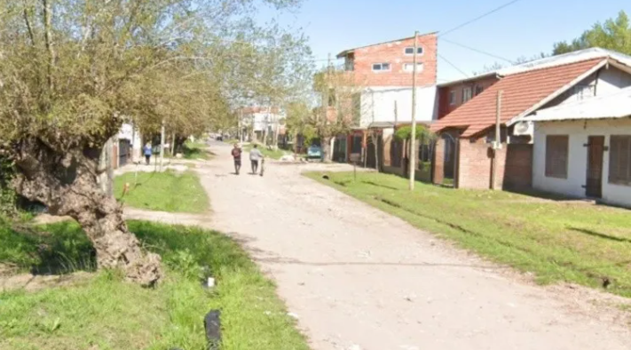 Asesinaron a un hombre a balazos a metros de su vivienda y buscan a presuntos dealers por el crimen