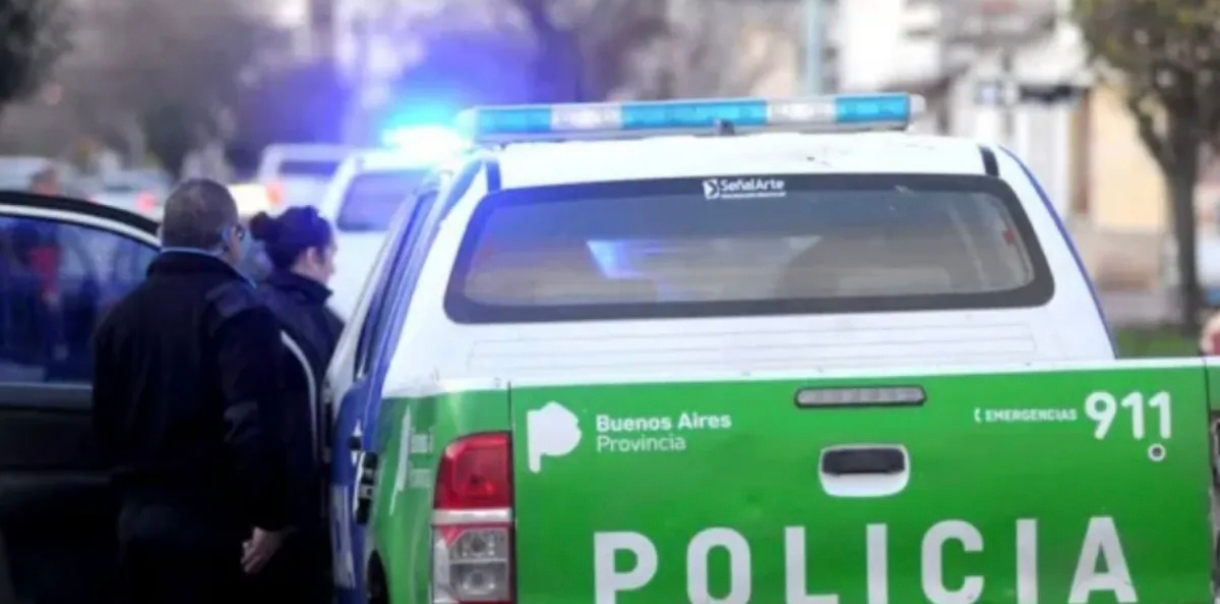 Se negó a darles dinero para el vino y lo desfiguraron a ladrillazos en frente de su hijo autista de 6 años