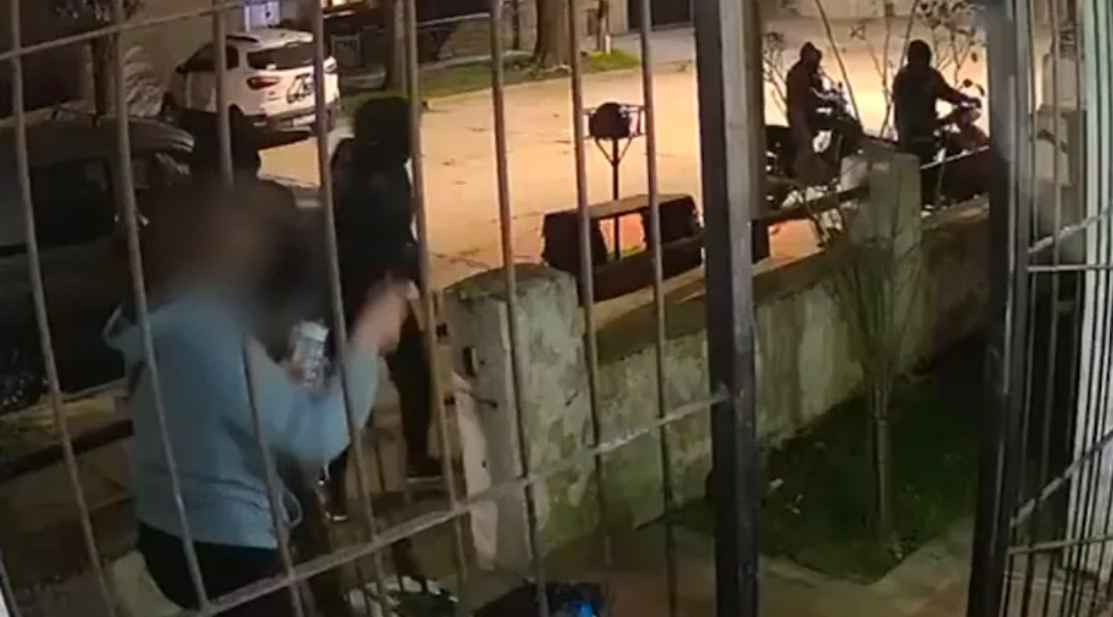 Pánico en Mar del Plata: un hombre les disparó a cuatro motochorros que quisieron robarle a su mujer