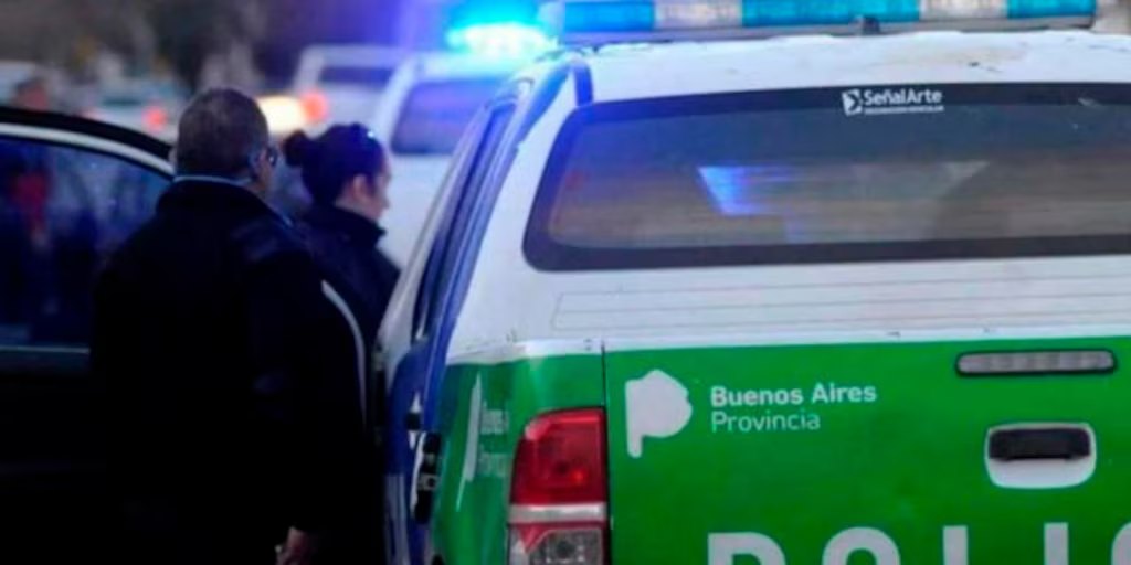 Un joven asesinó a una mujer e hirió a una menor con un cuchillo en Lomas de Zamora