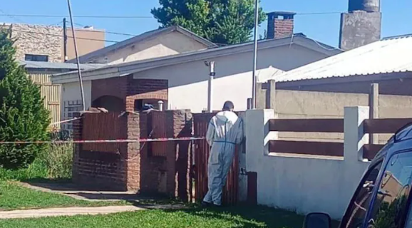 Un policía retirado enfrentó una toma de rehenes en su casa y mató a un ladrón de un disparo en la cabeza