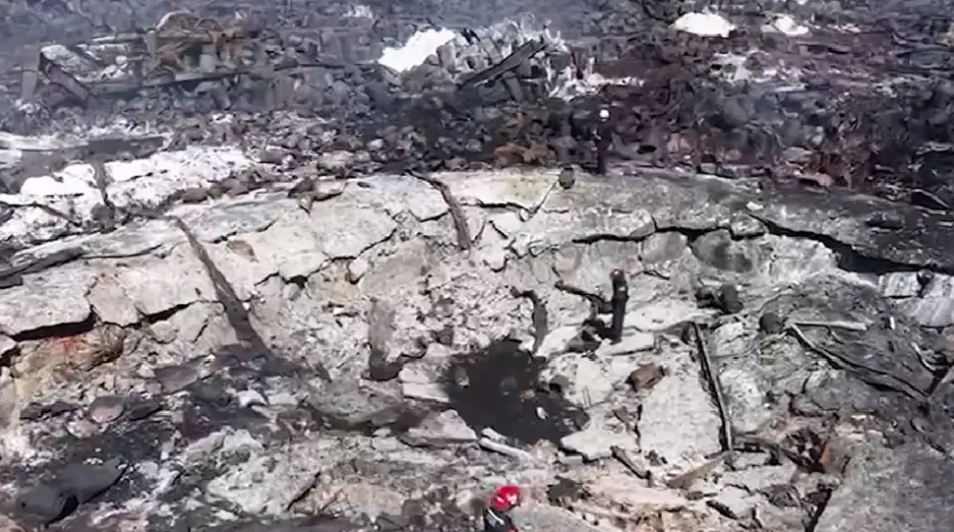 A una semana de la explosión en Ezeiza, apareció un cráter que muestra la magnitud del desastre