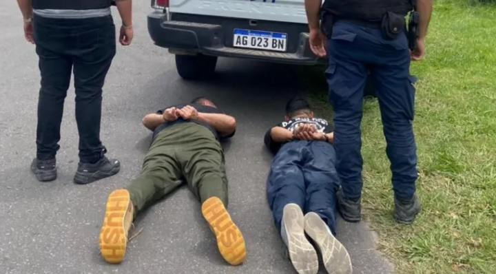 Ladrones ejecutaron una entradera y quisieron escapar por las casas linderas: terminaron presos