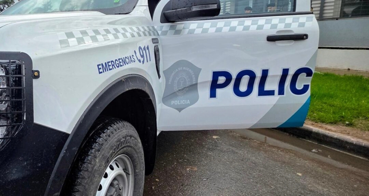 Un policía de civil que trabajaba como Uber se resistió a un asalto y mató a dos delincuentes en Luis Guillón 