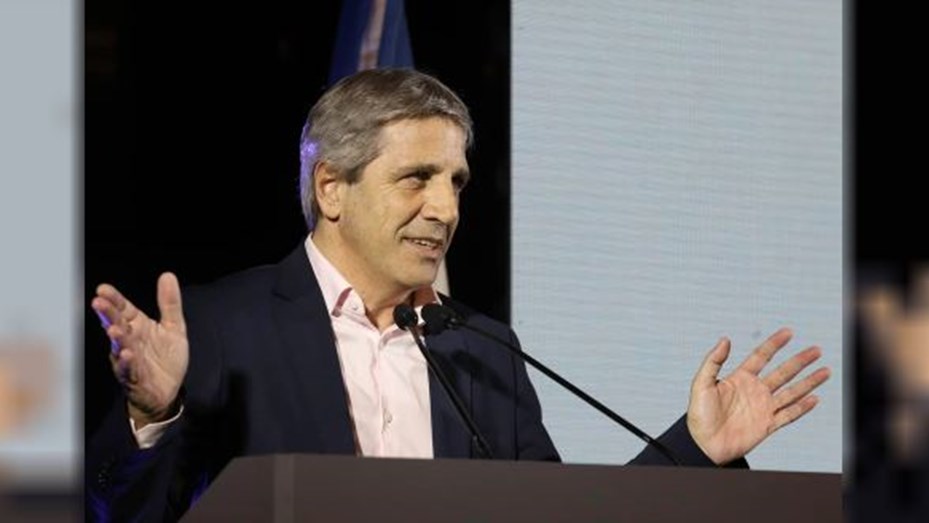 El intendente de Pilar subió los impuestos en Navidad y Luis Caputo lo denunció como una estafa