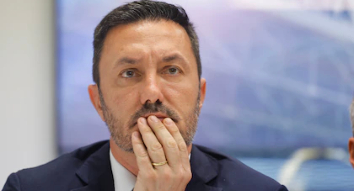 Con una carta a Javier Milei, Luis Petri oficializó su renuncia al Ministerio de Defensa