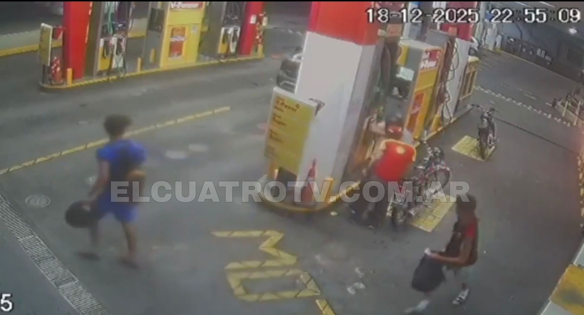 Simuló ser un cliente y asaltó a un playero a punta de pistola en una estación de servicio en Ezeiza